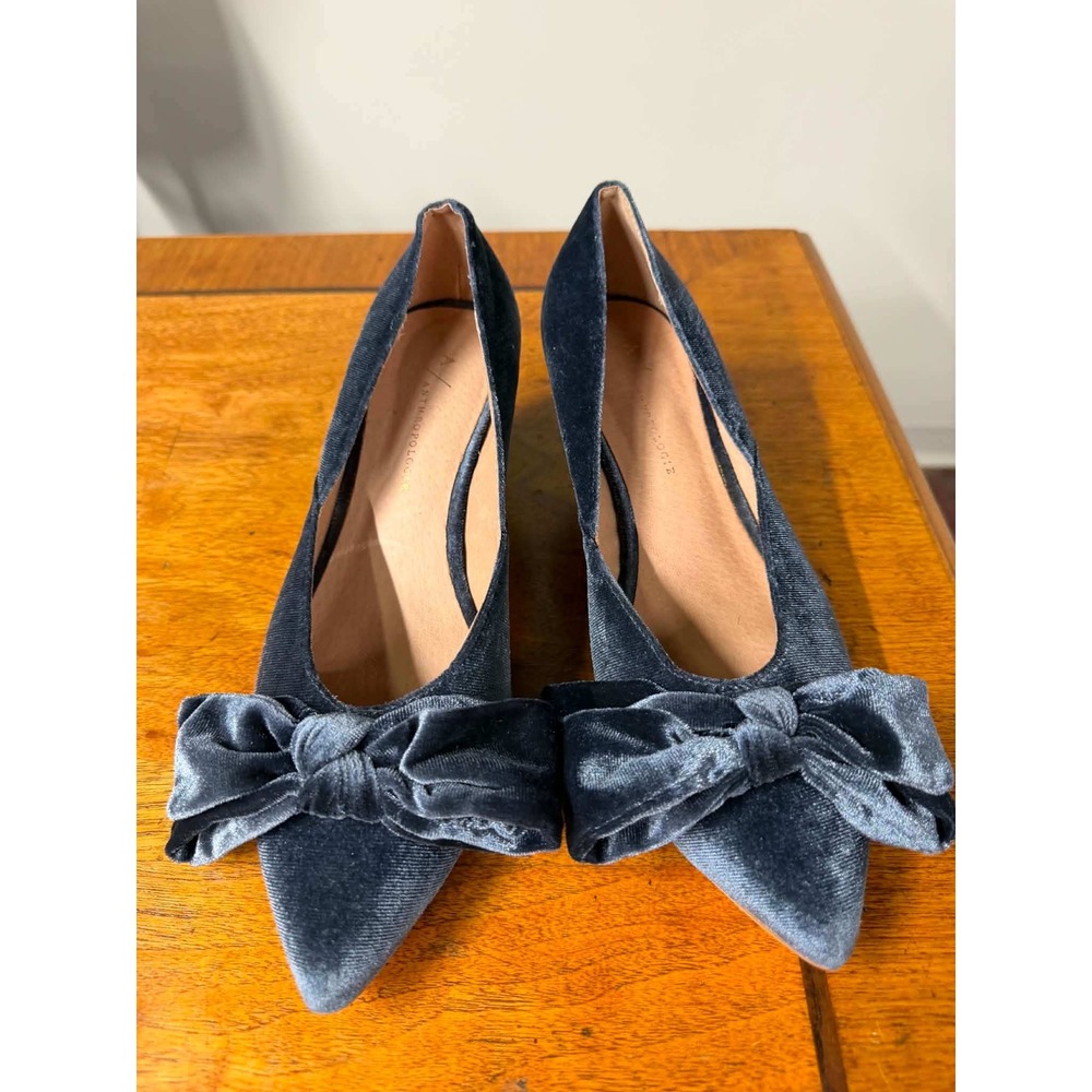 Anthropologie Womens 7.5 Blue Velvet Pumps Kitten Heel Bow Pointed Toe Shoes